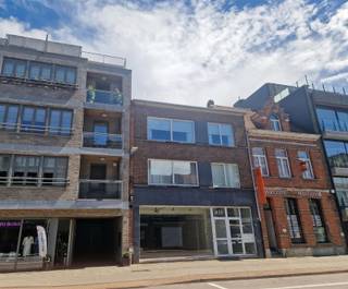 Ruime handelsruimte in het centrum van Brasschaat. Een ruime handelsruimte die geschikt is voor een kantoor, winkel of vrij beroep.Pop-up is...