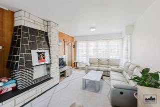 Bent u op zoek naar een licht op te frissen woning op een toplocatie? Eerste Woning of goede investering? Deze ruime gezinswoning met 3...