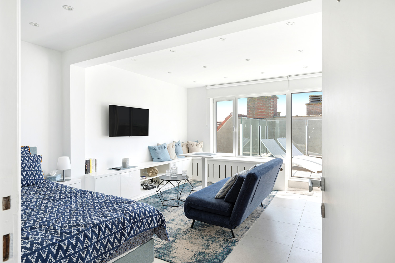 Stijlvol gerenoveerde studio met groot terras en panoramisch uitzicht - foto 2