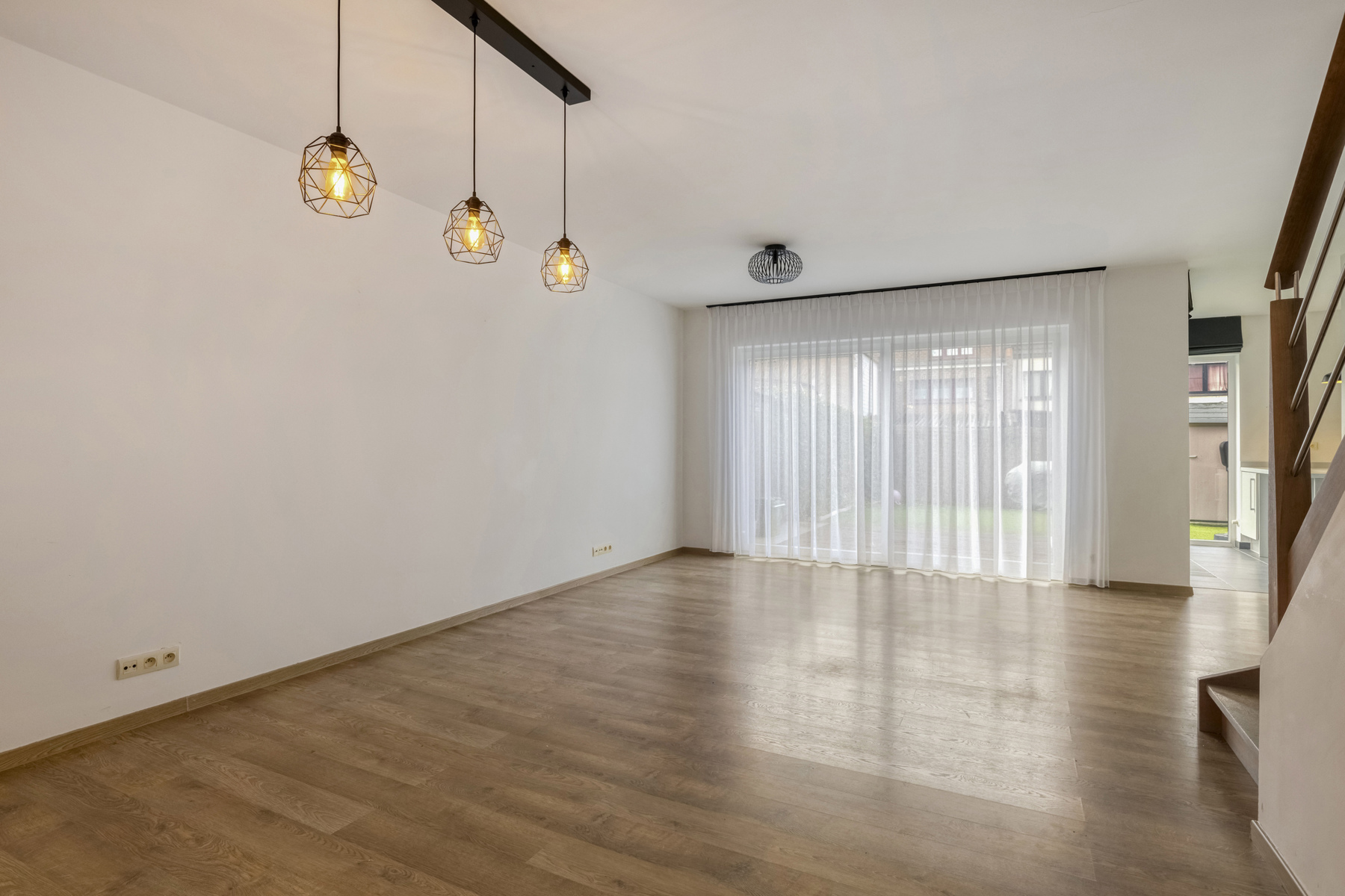 Ruime woning met 3 slaapkamers - foto 2