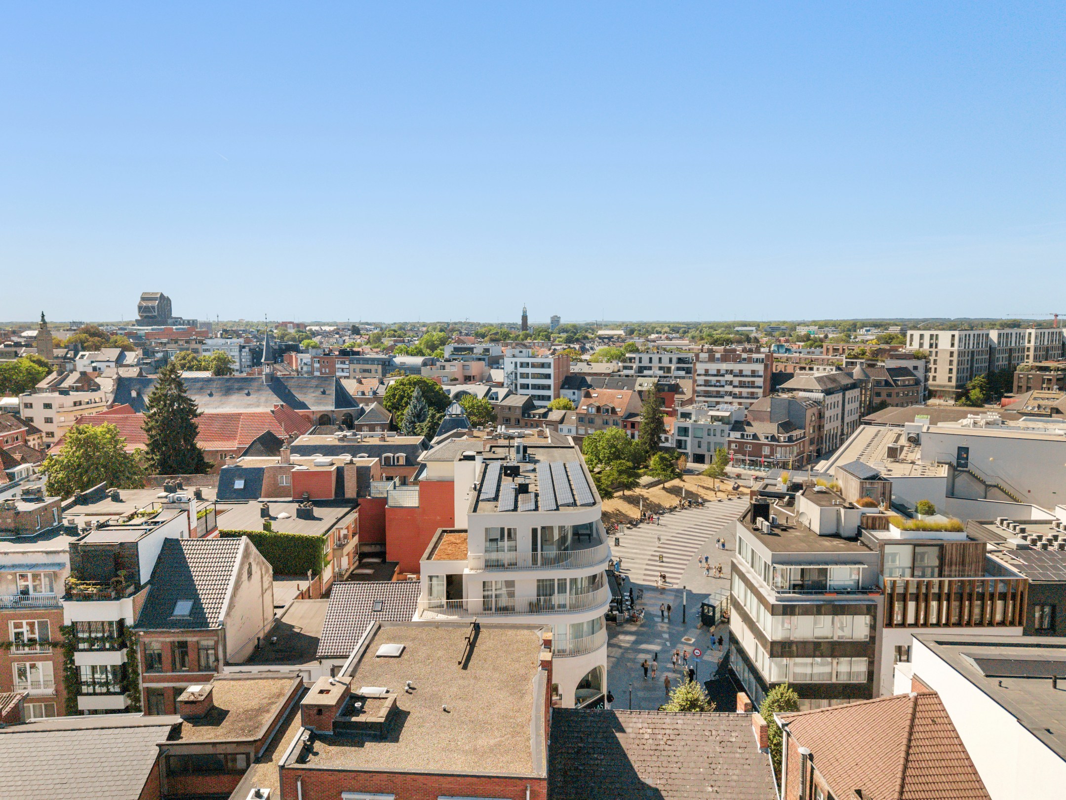 Bright penthouse with a view in an absolute prime location in the heart of Hasselt - photo 4