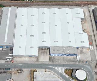 Ruime magazijnen van 