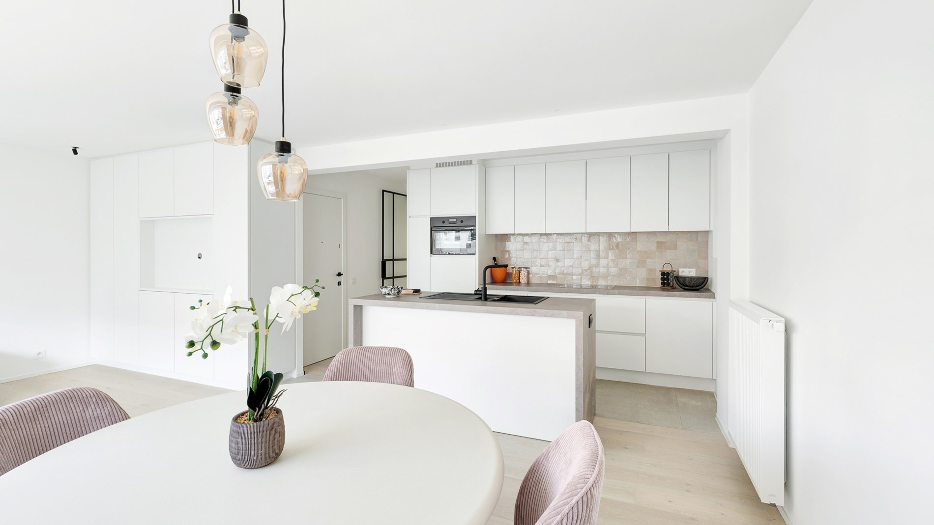 Appartement de deux chambres luxueusement rénové sur la nouvelle promenade de Heist. - photo 3