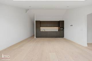 Deze lichtrijke studio is uitstekend gelegen op de gegeerde Bondgenotenlaan in Leuven en biedt een perfecte combinatie van centraal wonen en...