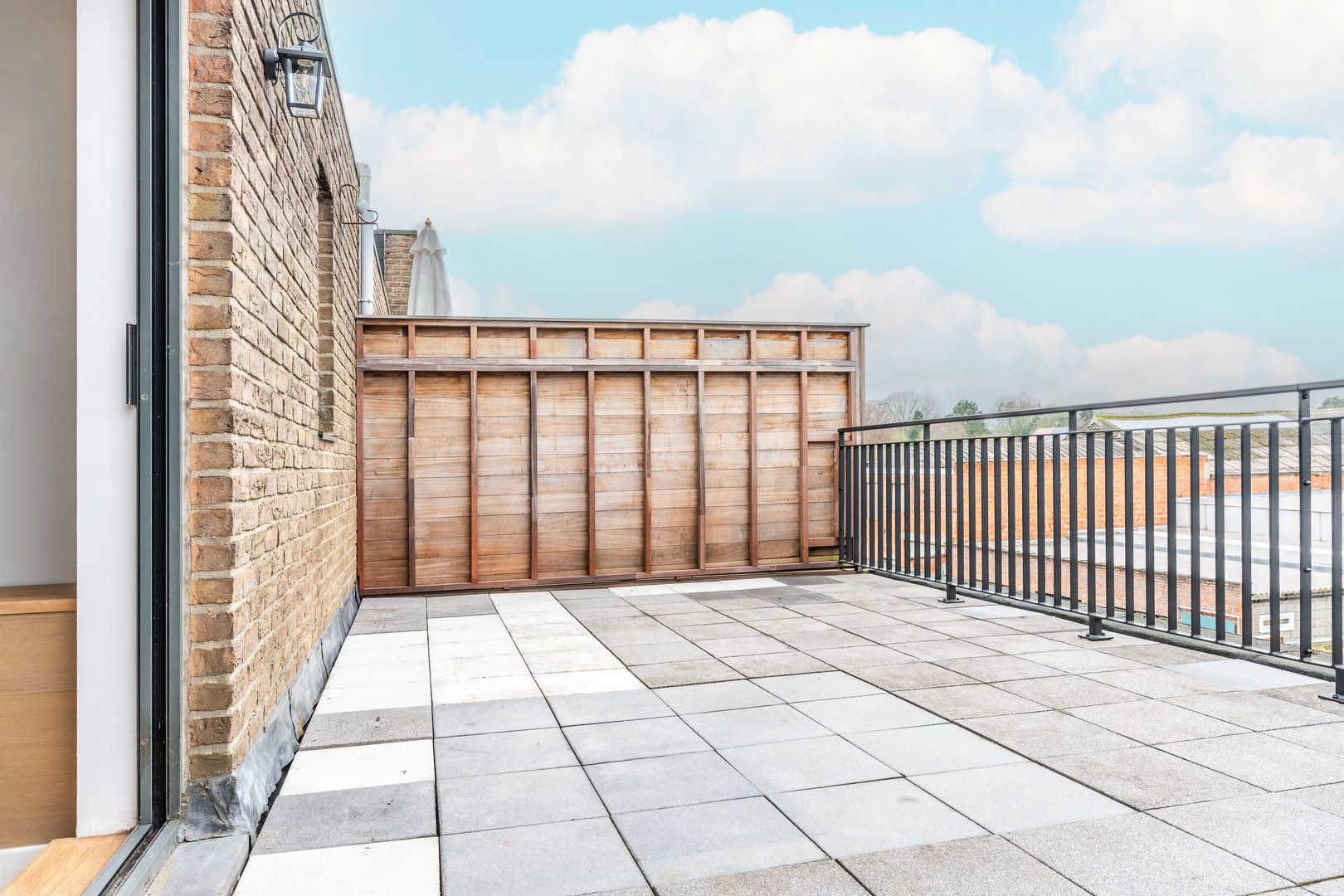 Instapklaar appartement met ruime zonneterras! - photo 3