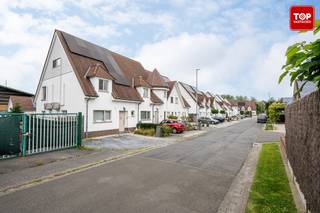 Deze woning ligt in een rustige en verzorgde woonwijk, op korte afstand van het stadscentrum. De combinatie van een groene omgeving en...