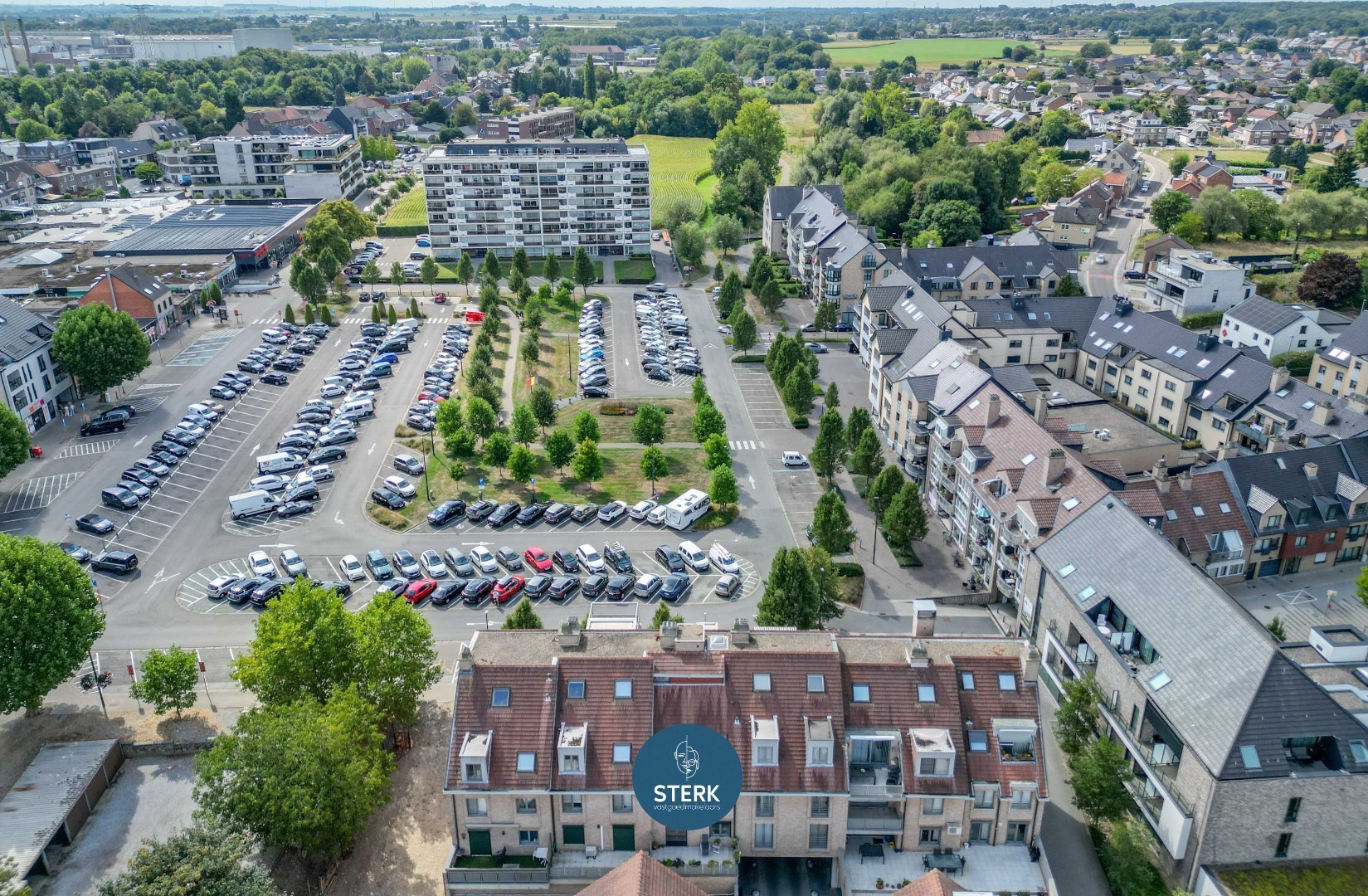 VERHUURD DUPLEX-APPARTEMENT OP EEN GUNSTIGE LOCATIE IN CENTRUM LANAKEN ! - foto 4