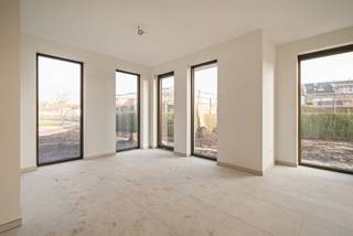 INDIEN U EEN BEZOEK WENST IN TE PLANNEN GELIEVE EEN BEZOEK AAN TE VRAGEN VIA WWW.HILLEWAERE.BE VIA DE RODE KNOP.Welkom in Neerhof, een stijlvol...