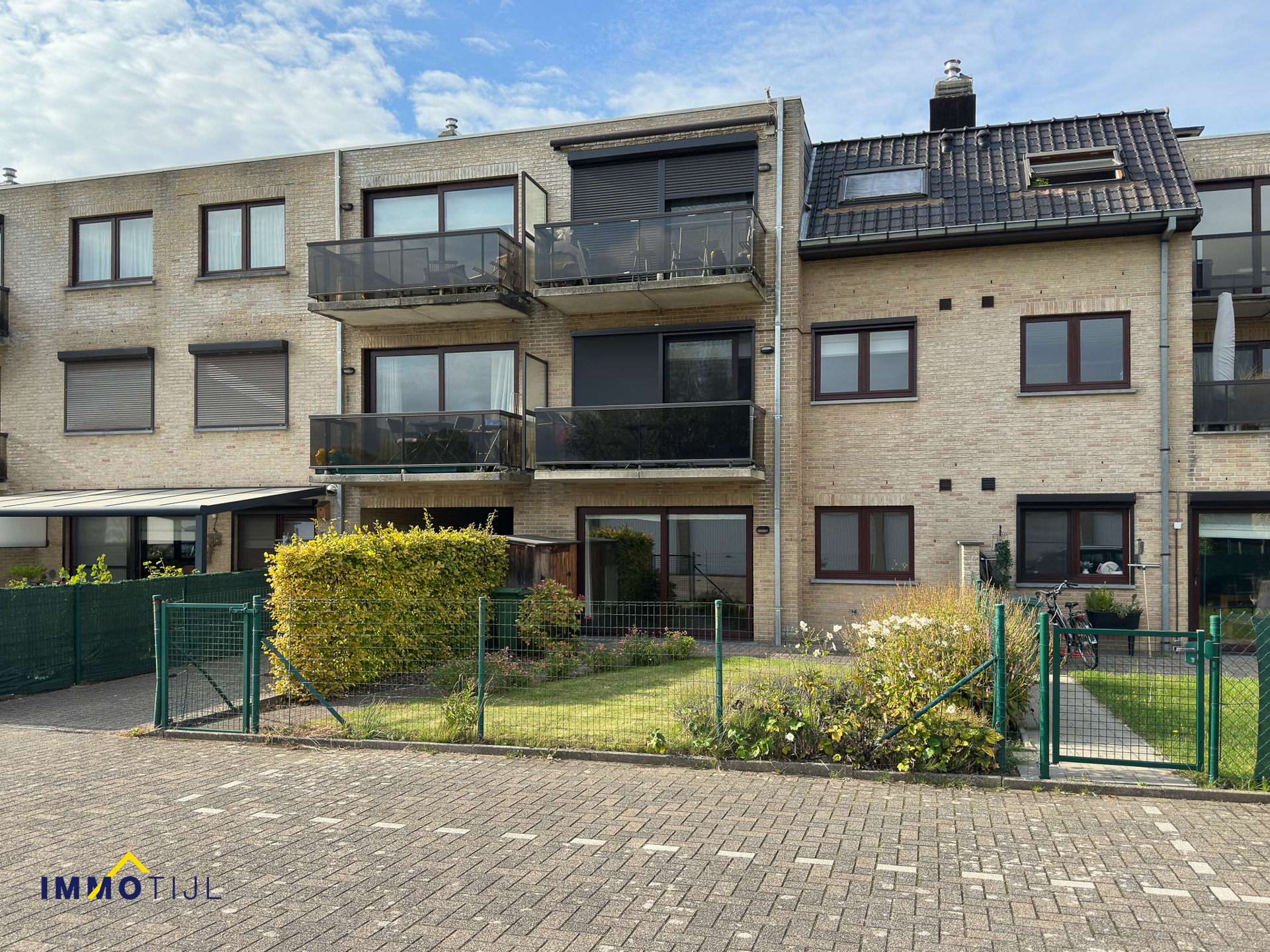 Ruim gelijkvloers appartement met privétuin en staanplaats! - foto 1