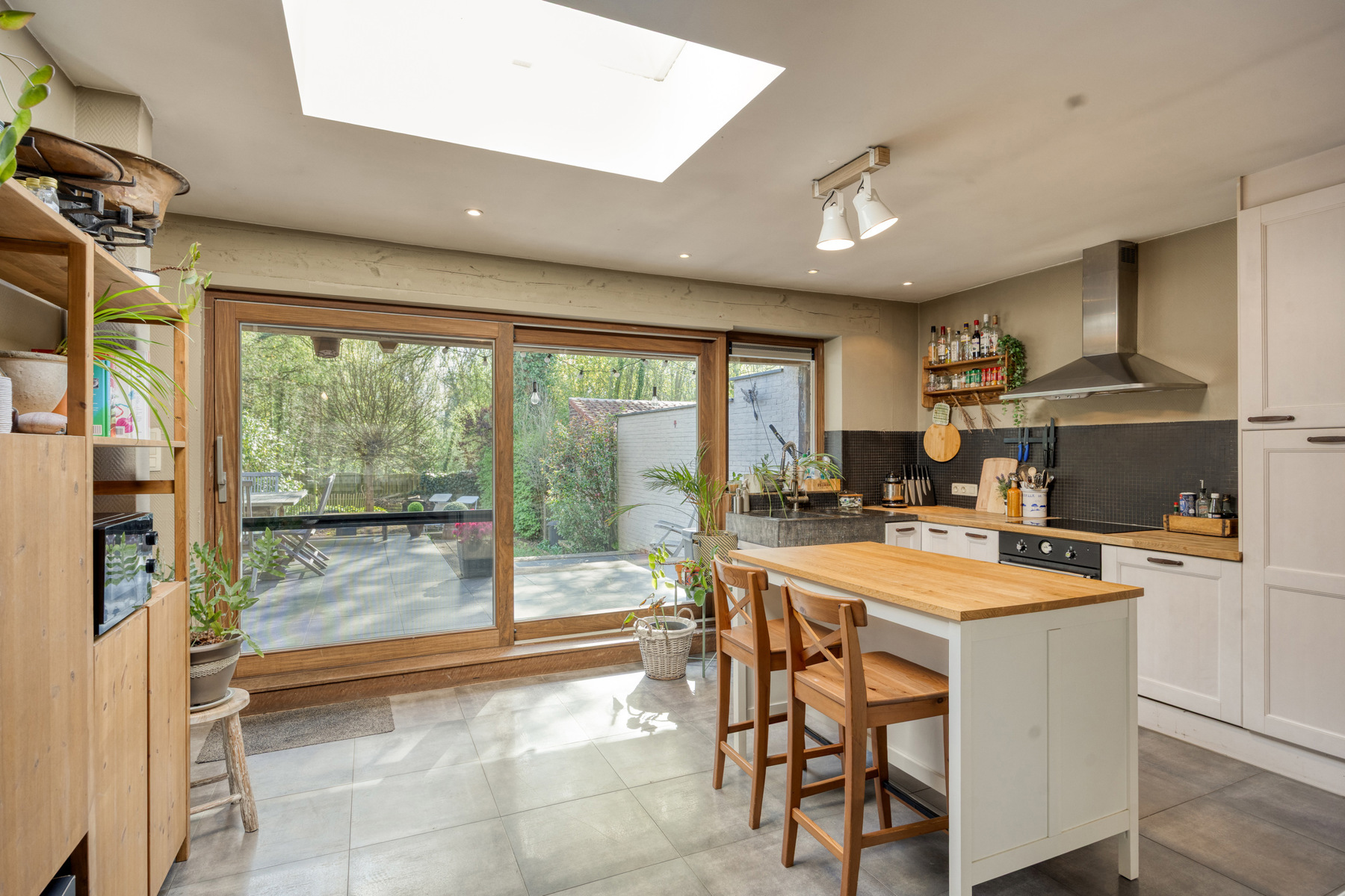 Instapklare woning met 3 slaapkamers en prachtige tuin. - foto 3