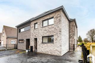 House for sale in Roosdaal