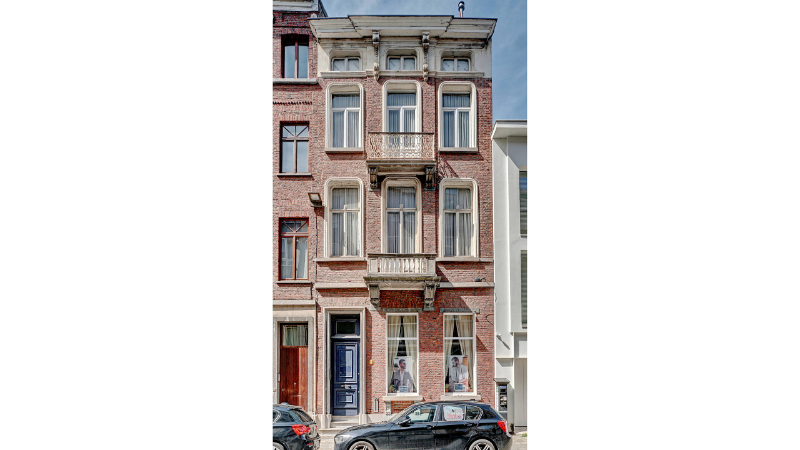 Ruime herenwoning met mogelijkheid praktijkruimte op 1 are 79 ca met stadstuintje - foto 1