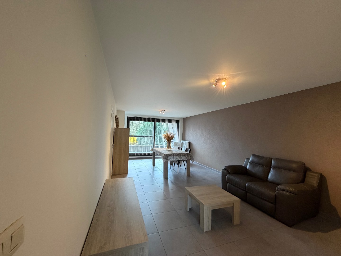 Gezellig en mooi appartement met 2 slaapkamers en autostaanplaats te huur in centrum van Geel! - foto 4