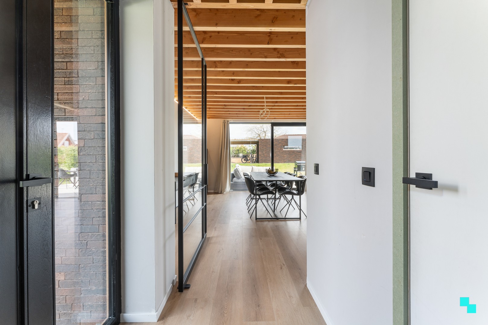 Architecturale (quasi)nieuwbouwwoning op rustige verkaveling te Lendelede - foto 3