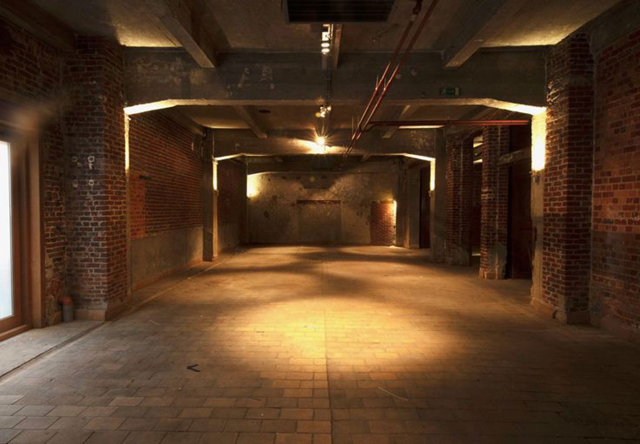 Commercial à louer à Molenbeek-Saint-Jean - photo 4