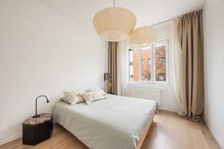 Dans la charmante Belegstraat , au cœur du dynamique quartier d’Anvers-Sud, découvrez cet appartement joliment rénové en 2019. Un lieu où calme et...