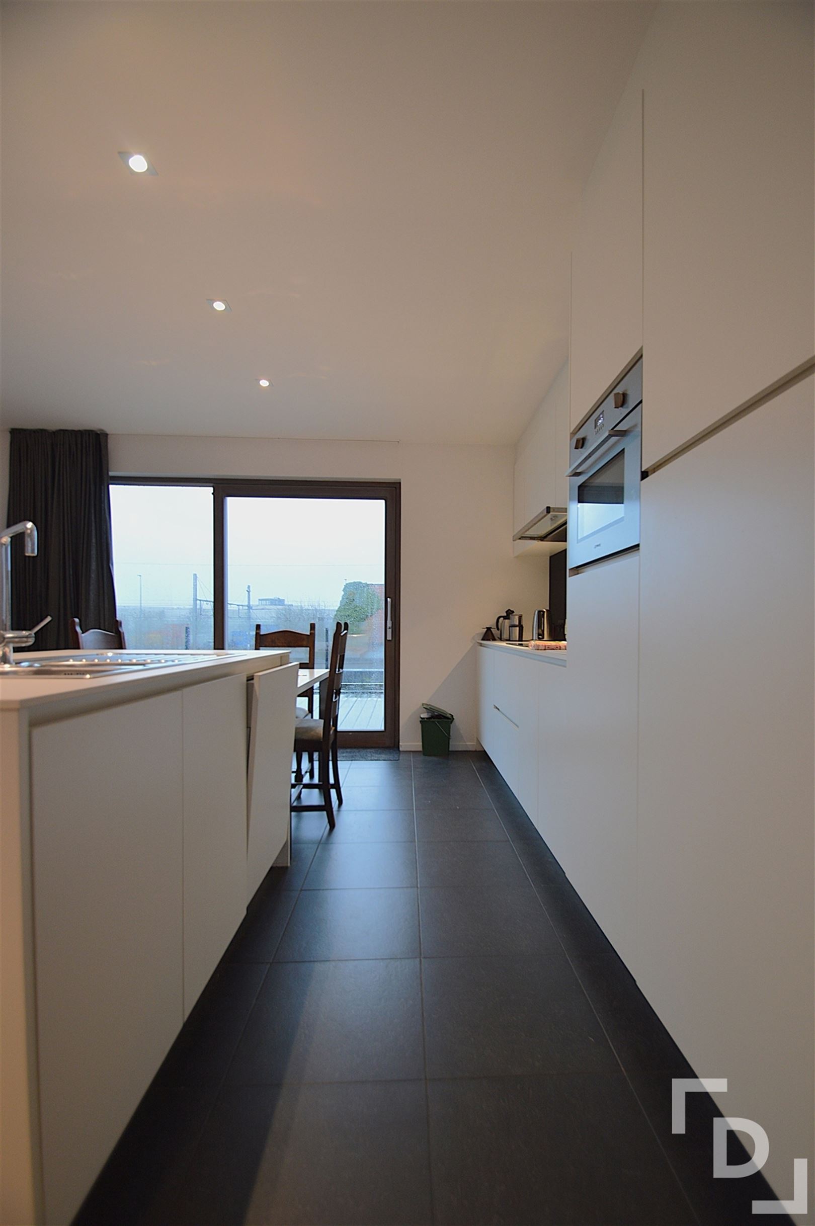 Duplexappartement met garage in centrum Poperinge - foto 3