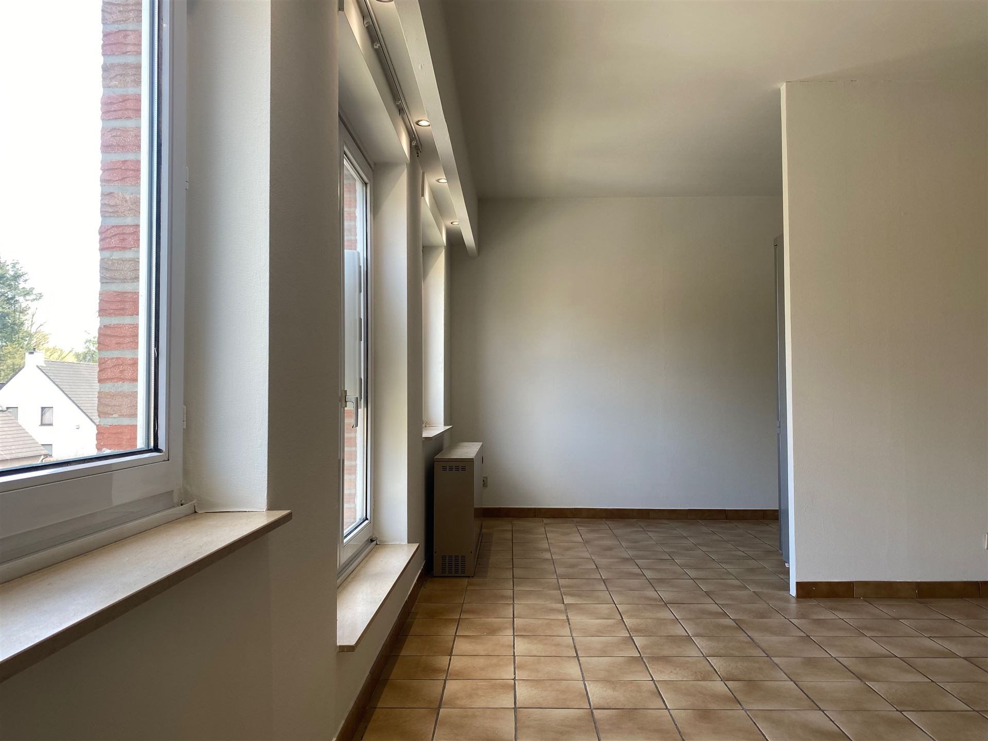 Appartement met 2 slaapkamers en garage. - foto 5