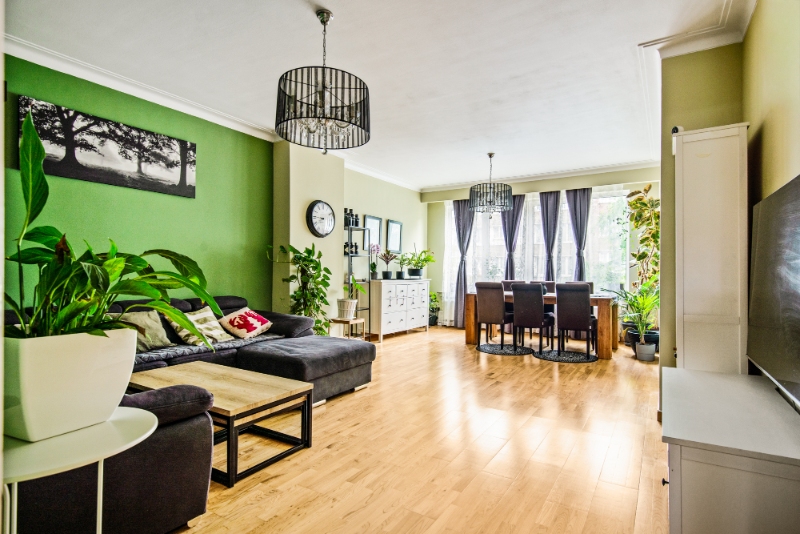 Centraal gelegen instapklaar appartement met 2 SLK, balkon en kelder - foto 2