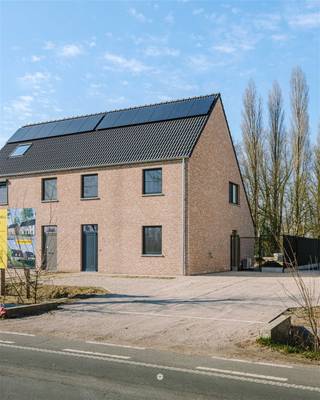 WAASMUNSTER - Moderne Nieuwbouwwoning met landelijk uitzicht in Waasmunster Welkom in deze prachtige, nieuwbouw woning gelegen in het landelijke...