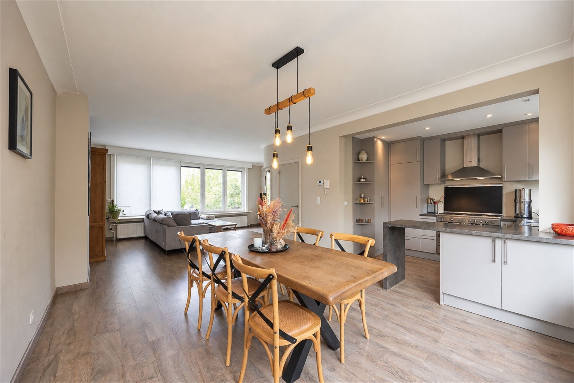 Instapklare gezinswonig met 3 slaapkamers, garage en tuin in de geliefde Elsdonkwijk - foto 4