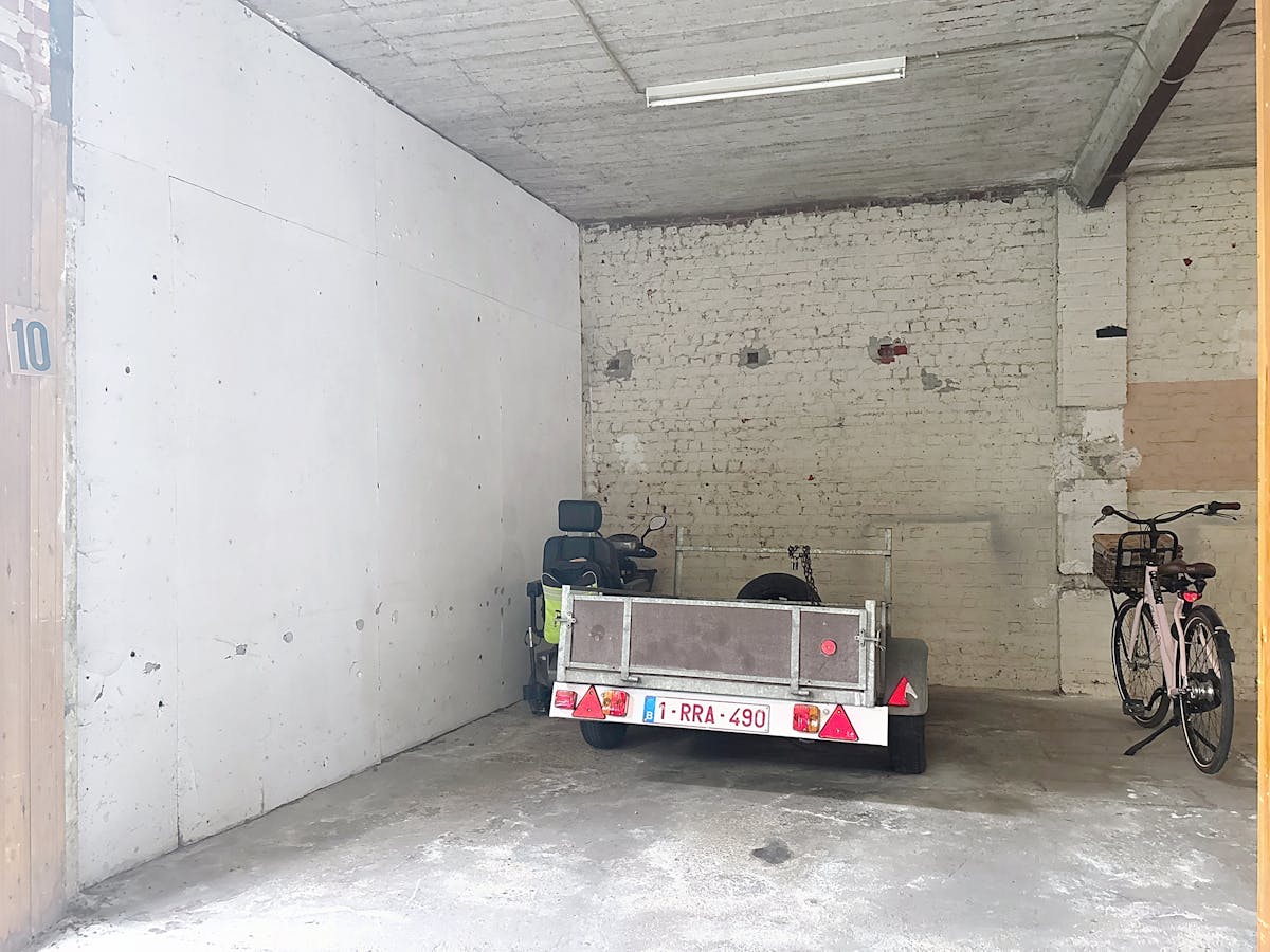 Enclosed parking space for rent in Roeselare. - photo 1
