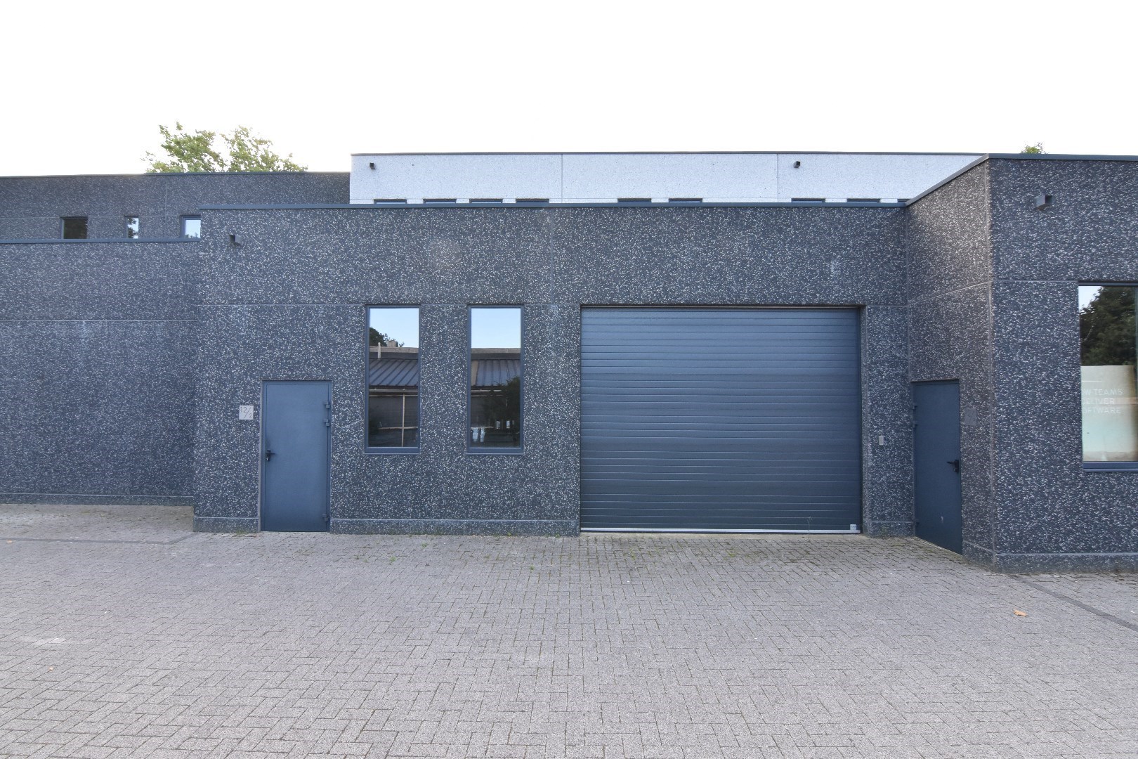 Commercial for rent in Sint-Michiels - photo 1