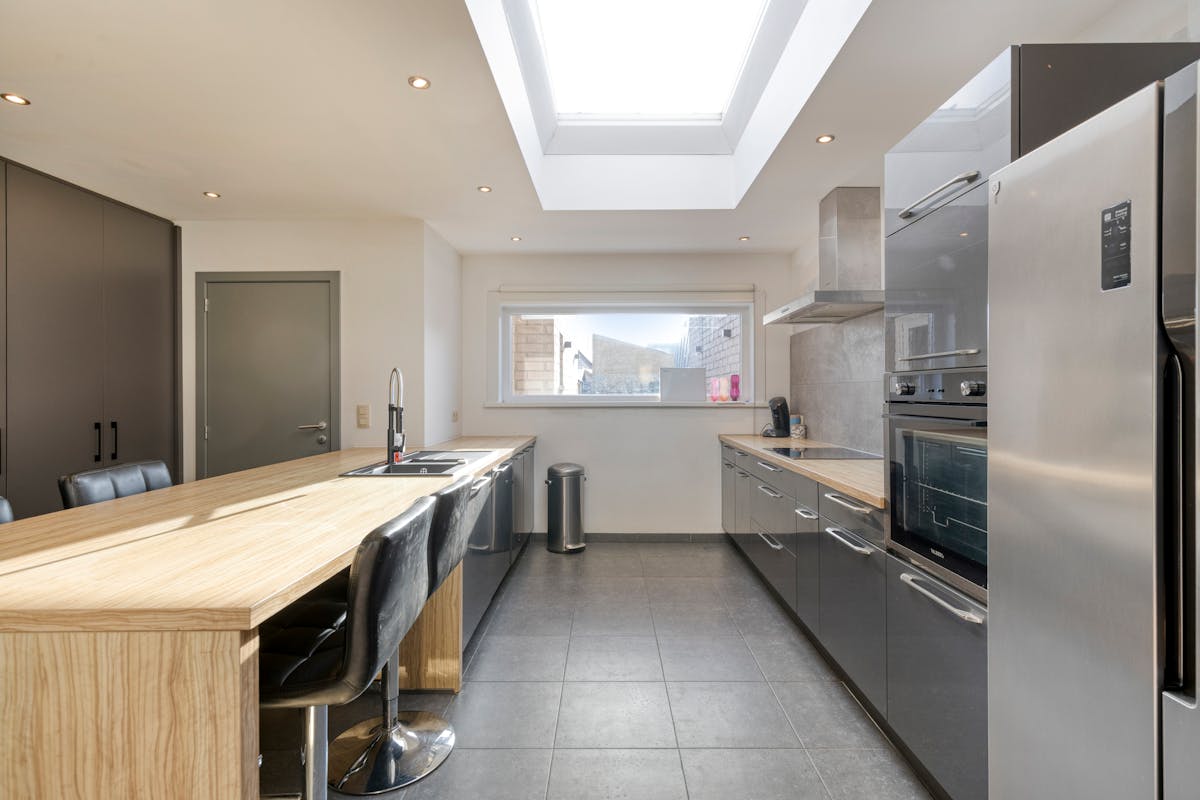 Gerenoveerd huis met 5 slaapkamers te koop in Zeebrugge - foto 4