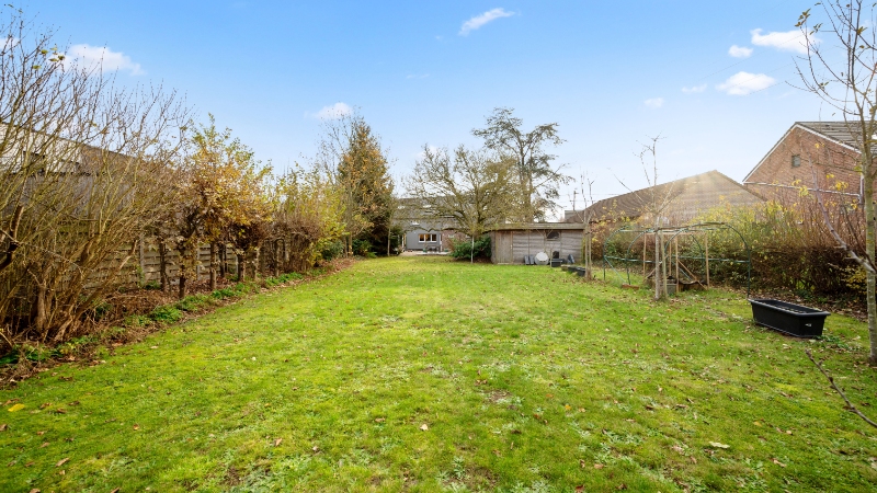 Ruime woning van 256m² op 10 are 32 ca - foto 2