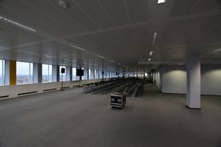 Moderne plateau van 1820m² te huur in het centrum van Evere. Ideaal gelegen op 2 minuten van het station en de R21. Het kantoorgebouw is dus zowel...