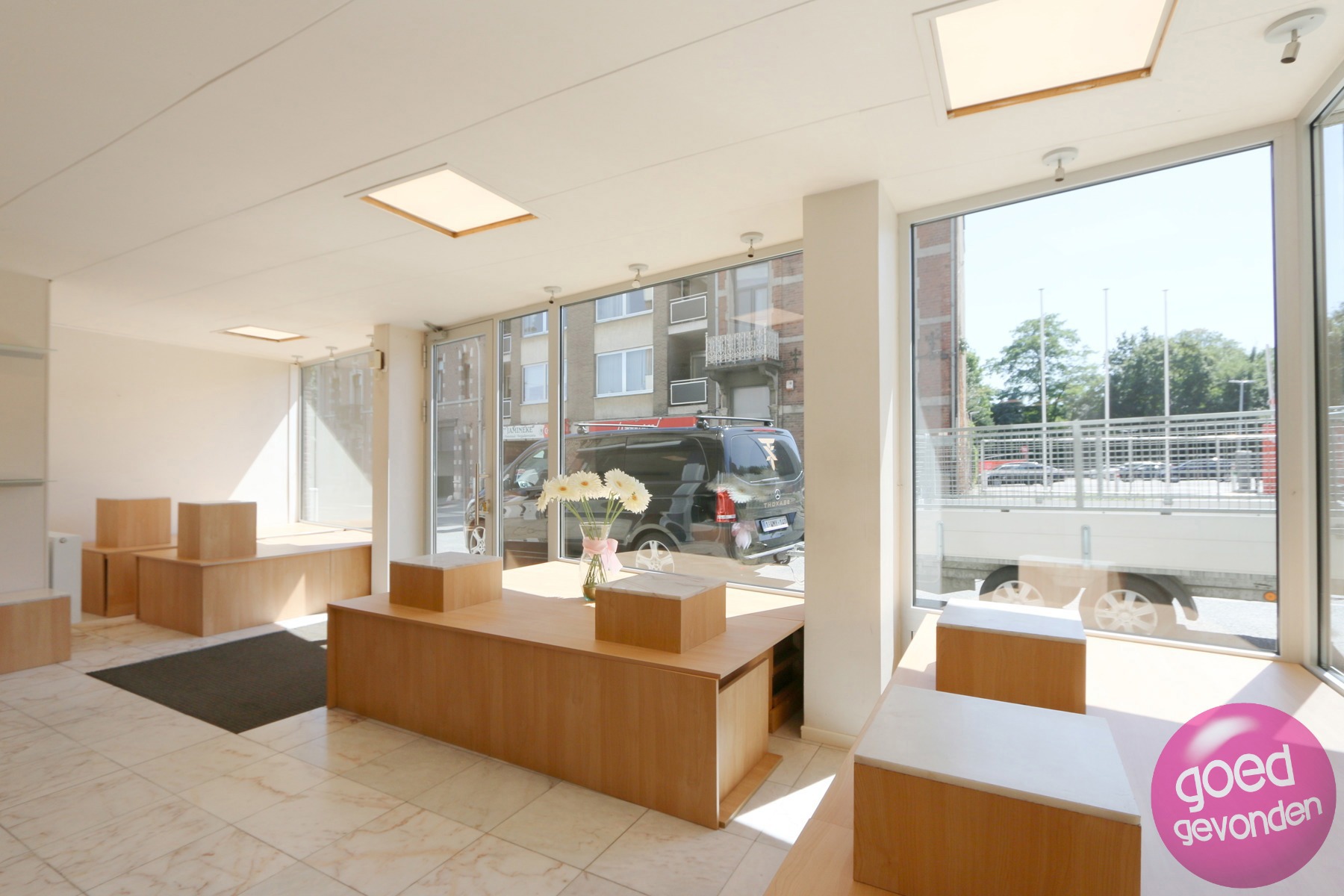 UITZONDERLIJK WINKELPAND + ATELIER + ONDERGRONDSE PARKINGS  - foto 5
