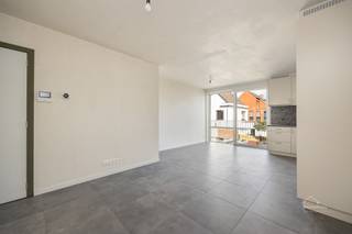 NIEUWBOUW APPARTEMENT MET RUIM TERRAS IN MORTSEL In een rustige en vlot bereikbare omgeving in Mortsel bevindt zich dit energiezuinige...