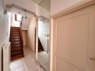 Bent u op zoek naar een woning met karakter, ruimte én potentieel, gelegen in het bruisende hart van Tongeren? Dan is dit uw kans!Deze verrassend...