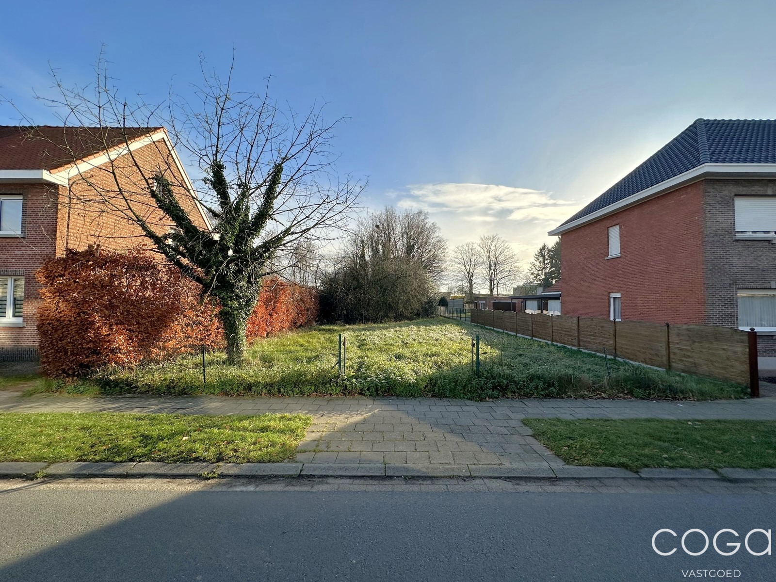 Rustig gelegen bouwgrond, 990m² in het centrum van Sint-Job. - foto 1