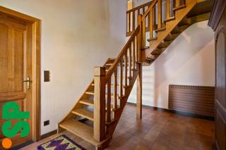 Deze instapklare woning biedt een unieke combinatie van ruimte, comfort en een uitstekende ligging in een kindvriendelijke omgeving, op...