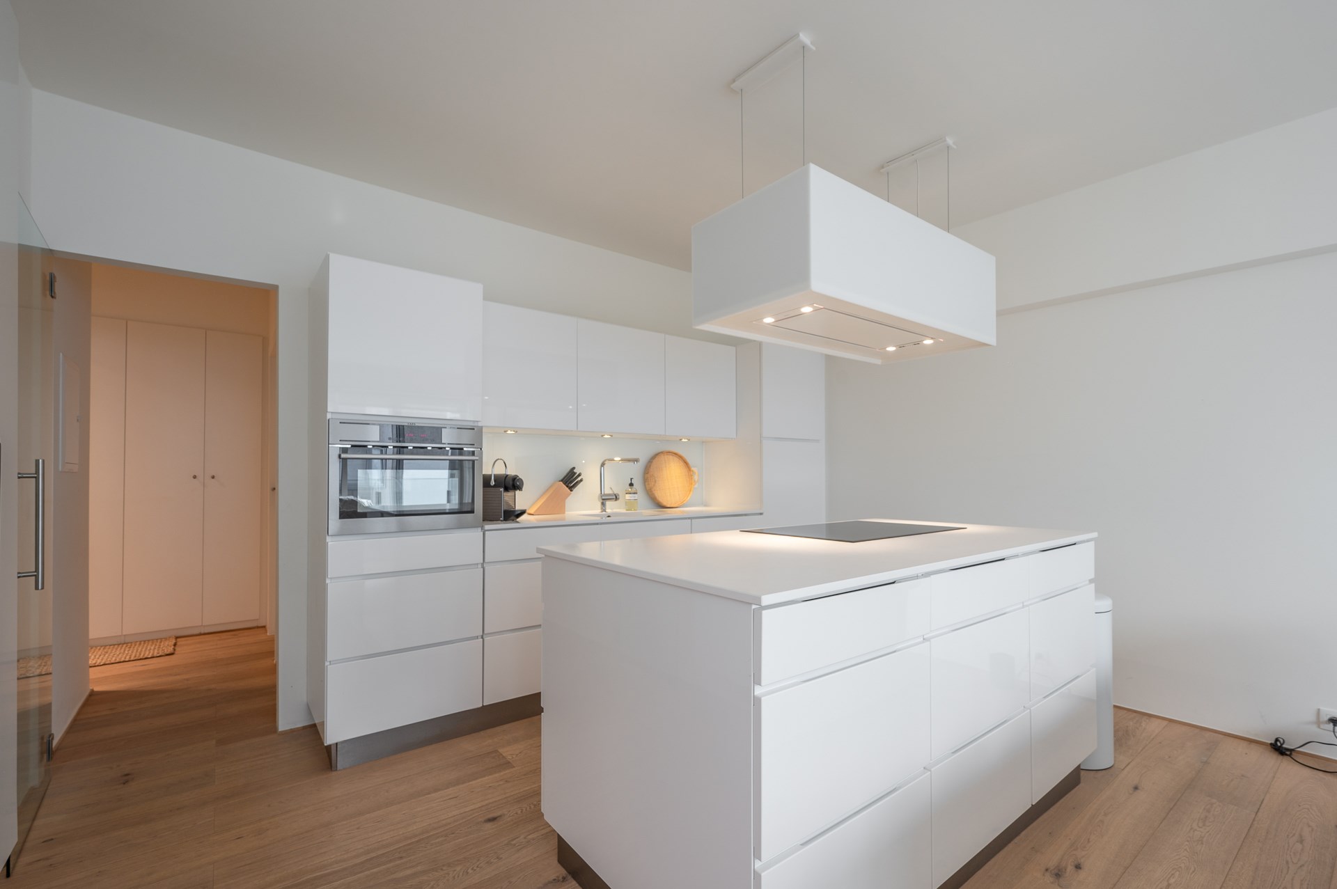 Stijlvol appartement met een gevelbreedte van circa 6 meter genietend van zijdelings zeezicht gelegen aan de Kustlaan. - foto 3