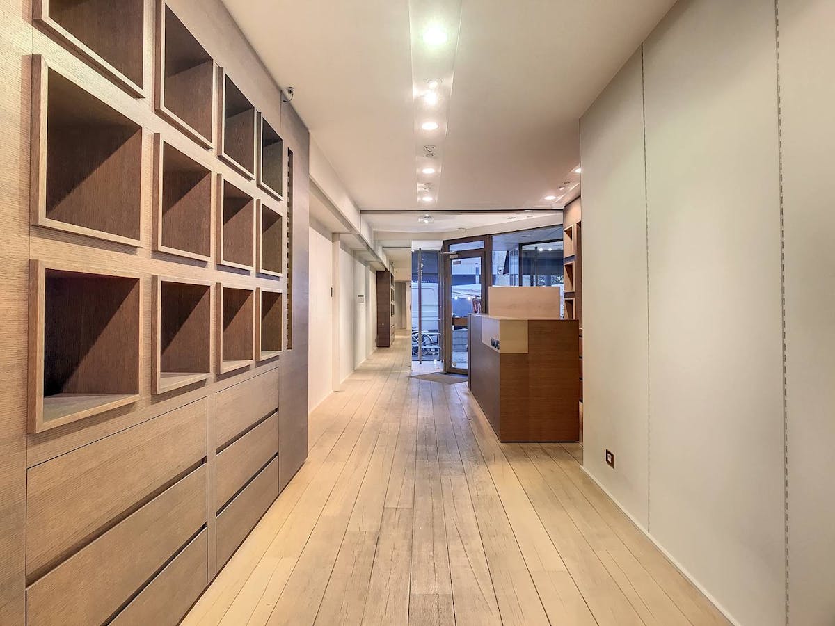 Propriété commerciale dans un emplacement privilégié à louer à Courtrai ! - photo 5