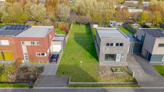 Op een uiterst rustige en landelijke ligging vinden we deze bouwgrond van 448 m² voor halfopen bebouwing te koop. Gelegen vlakbij het centrum van...