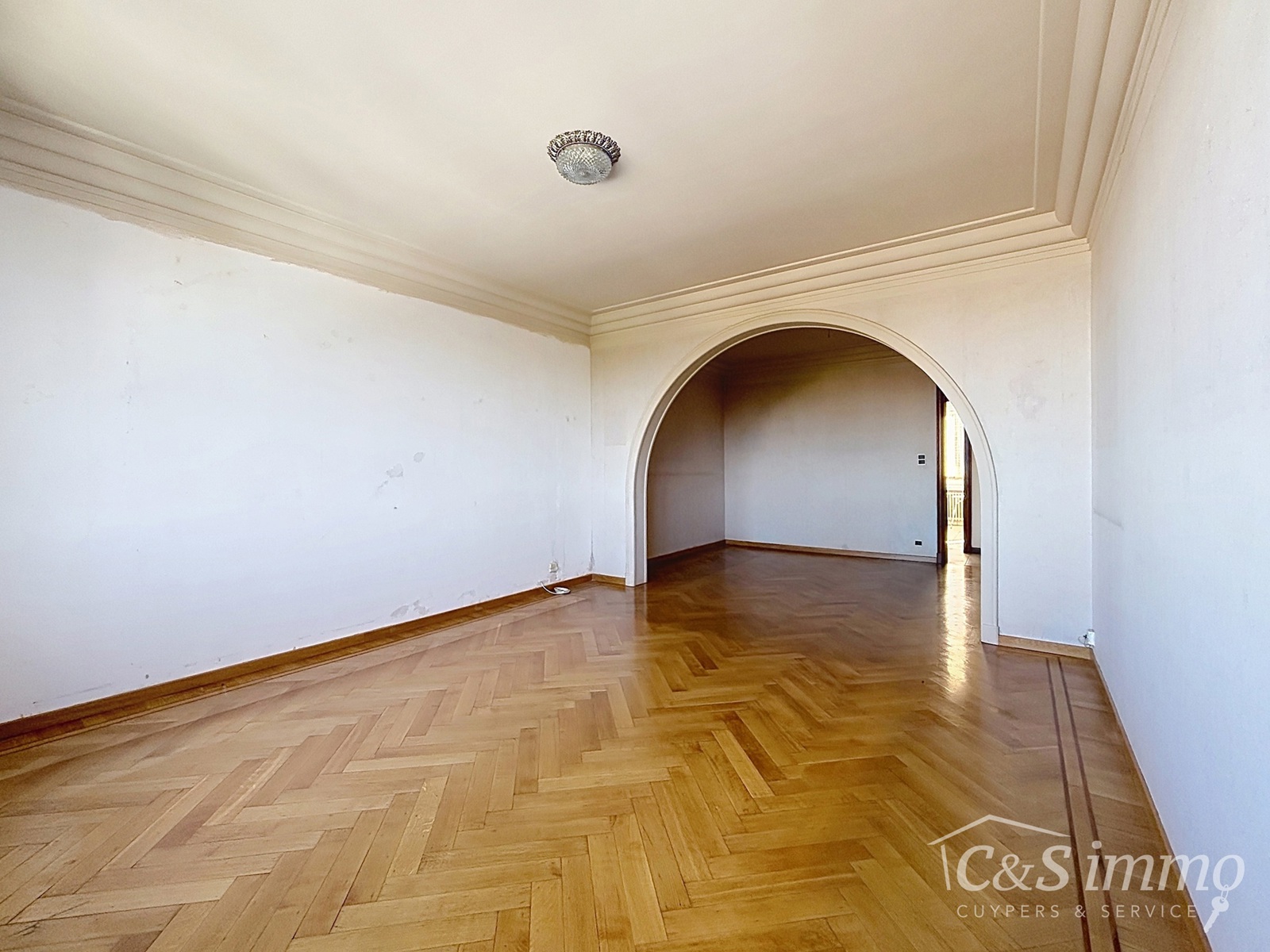 Authentiek te moderniseren appartement op centrale locatie - foto 2