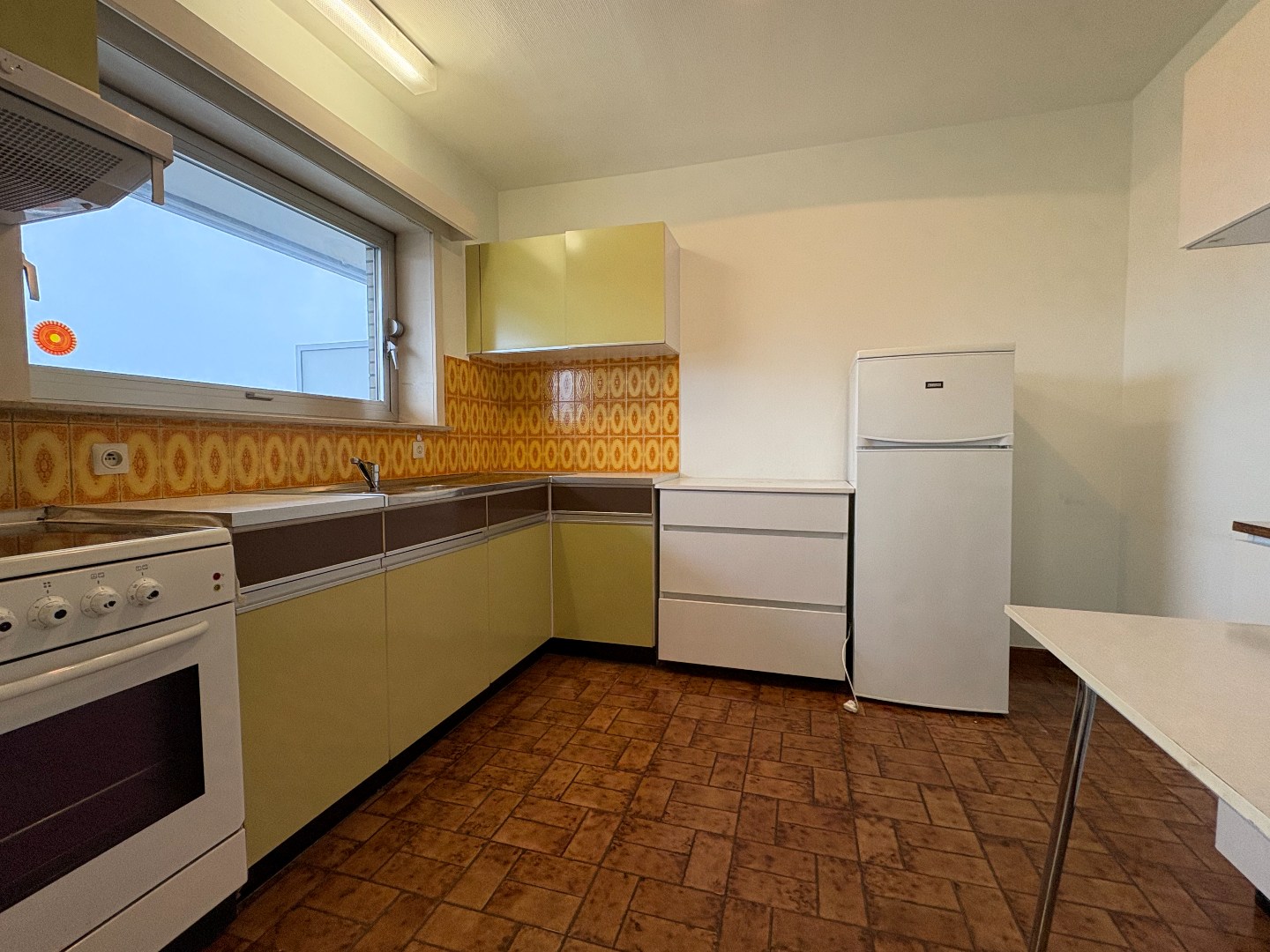 Appartement met 2 slaapkamers en staanplaats op de markt van Harelbeke - foto 2