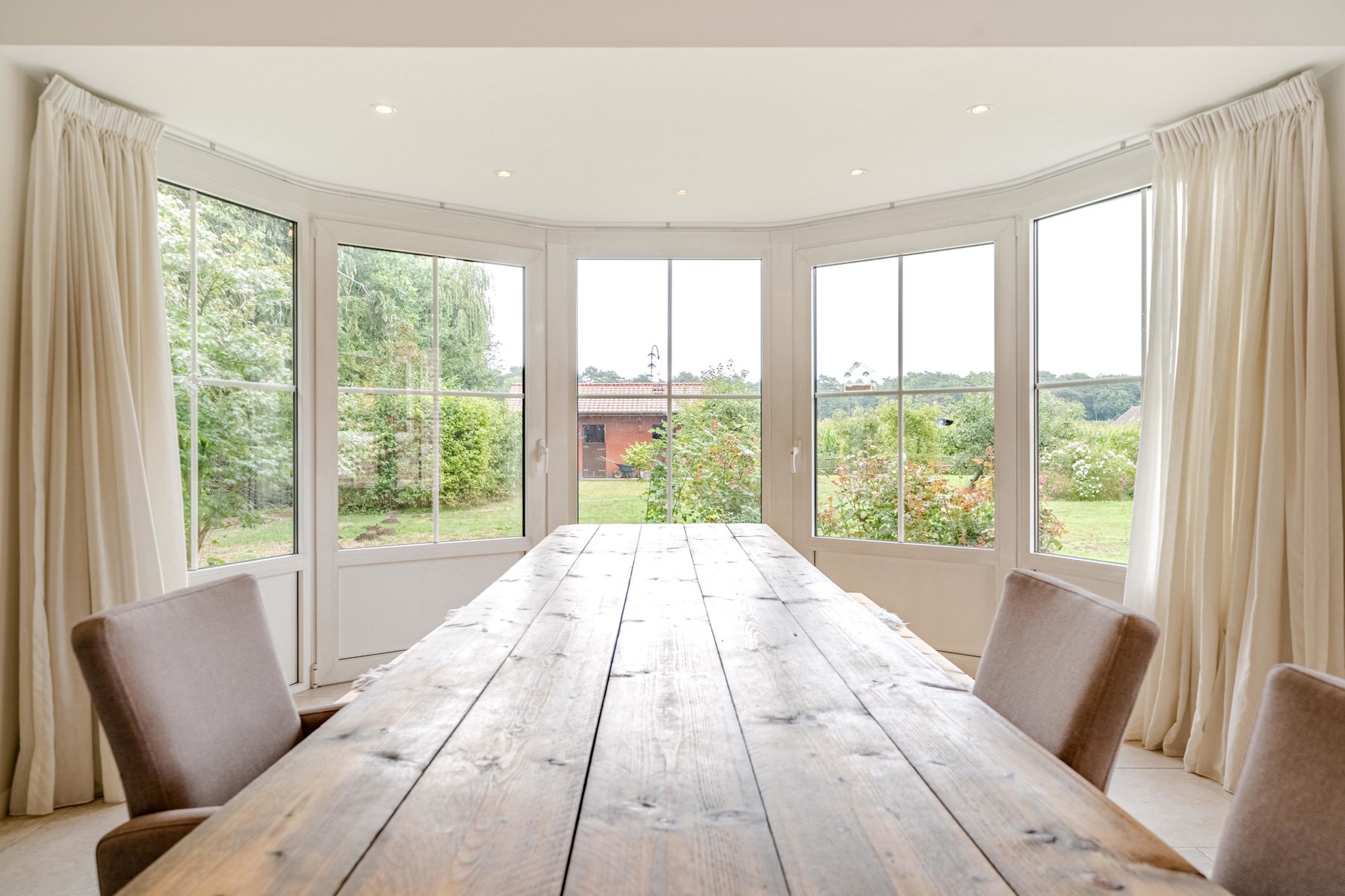 Knappe villa op prachtig perceel 3.126 m² met groen uitzicht - foto 2