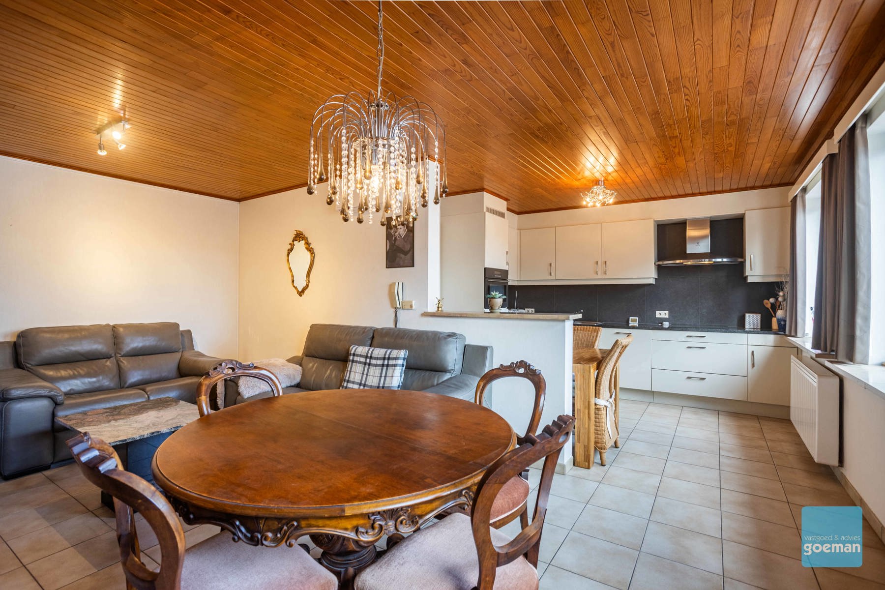 Centraal gelegen appartement met 2 slpkmrs en garage te Zele - foto 4
