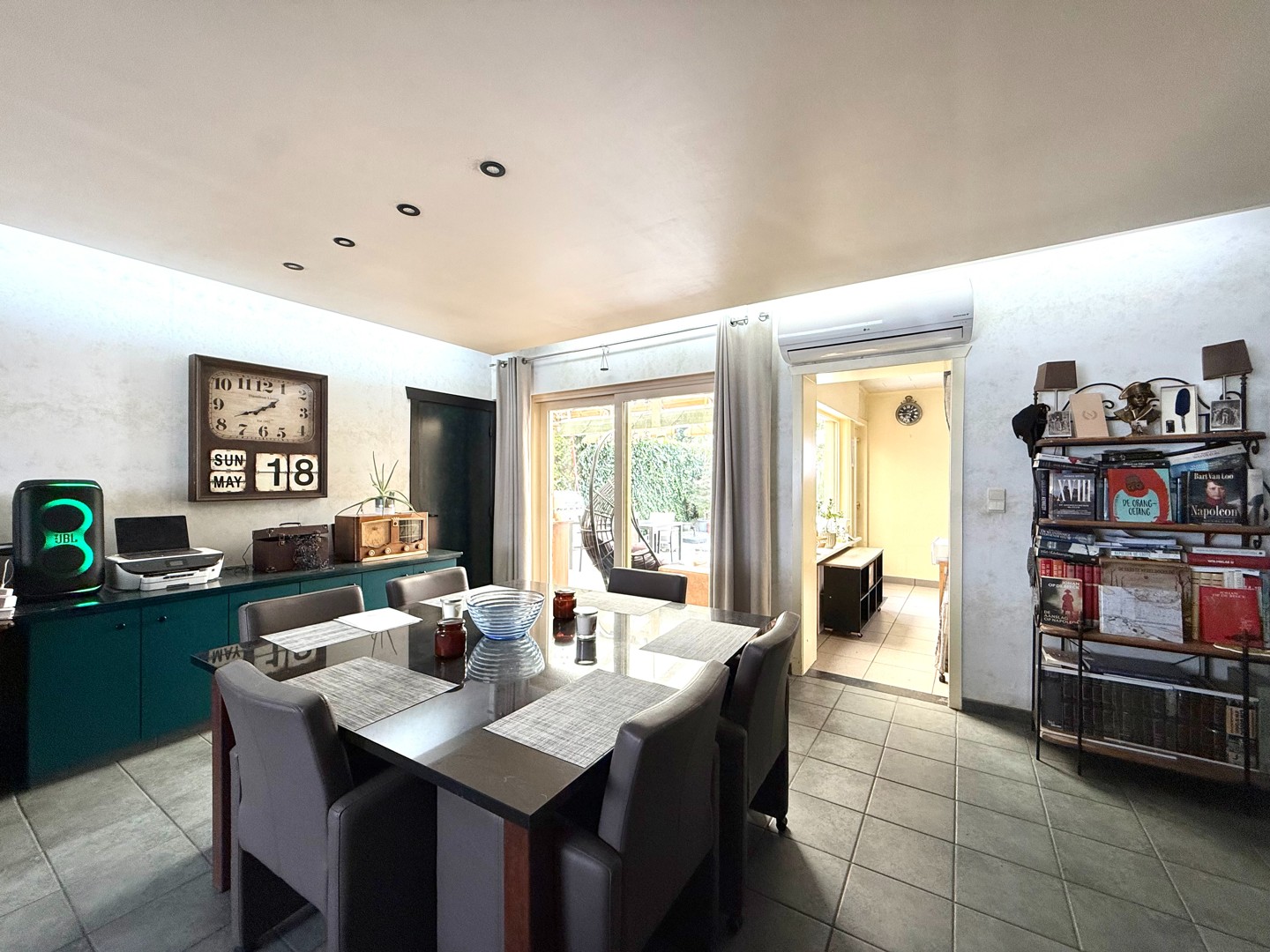 Instapklare gezinswoning met 4 slaapkamers, gezellige tuin en garage vlakbij het centrum van Wevelgem - foto 2