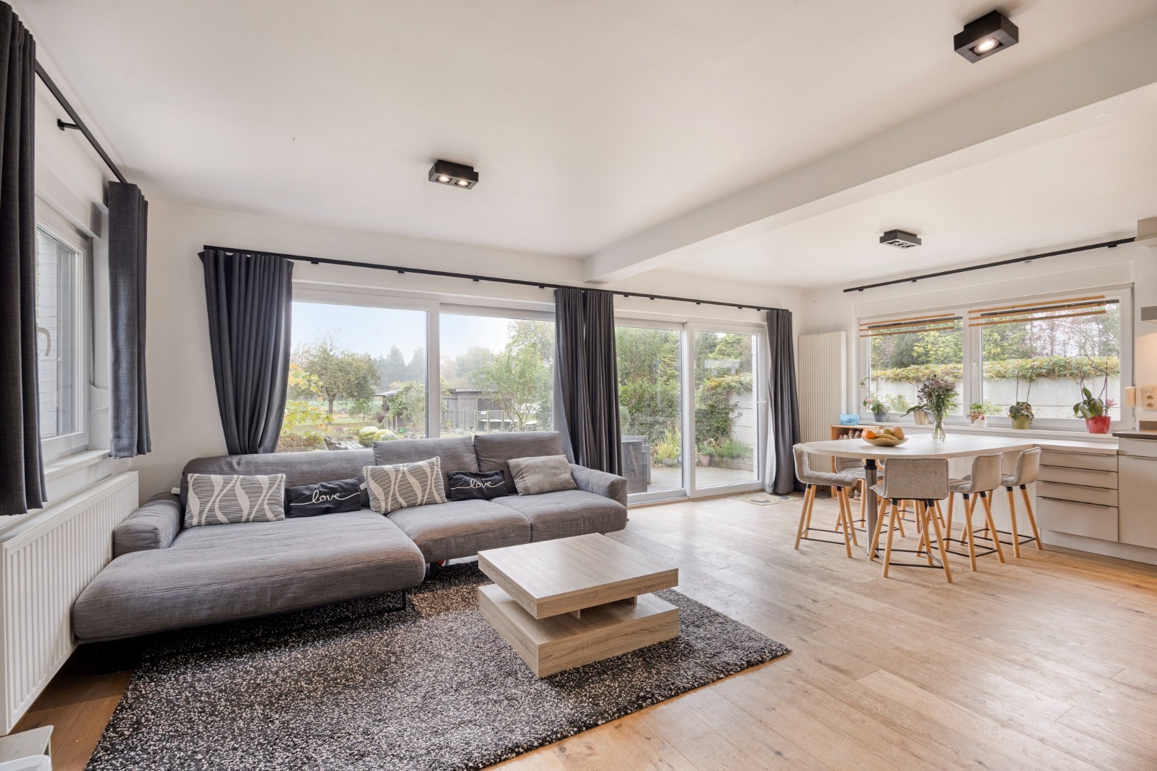 Open bebouwing met 4 slaapkamers, bureau, garage en prachtige tuin in Boutersem – EPC 158 kWh/m² - bewoonbare opp. 282 m² - foto 5