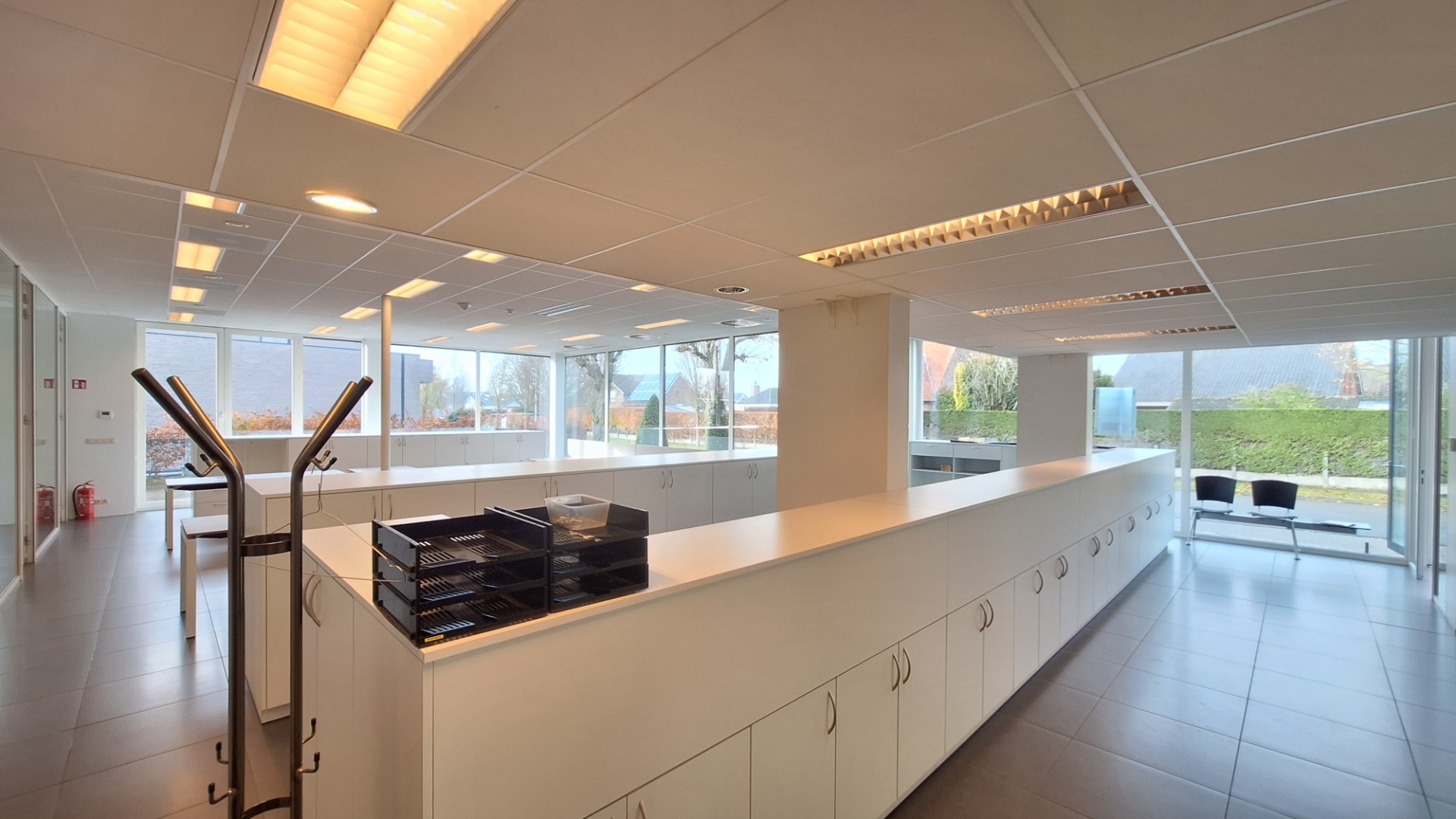 Commercial à louer à Oostnieuwkerke - photo 3