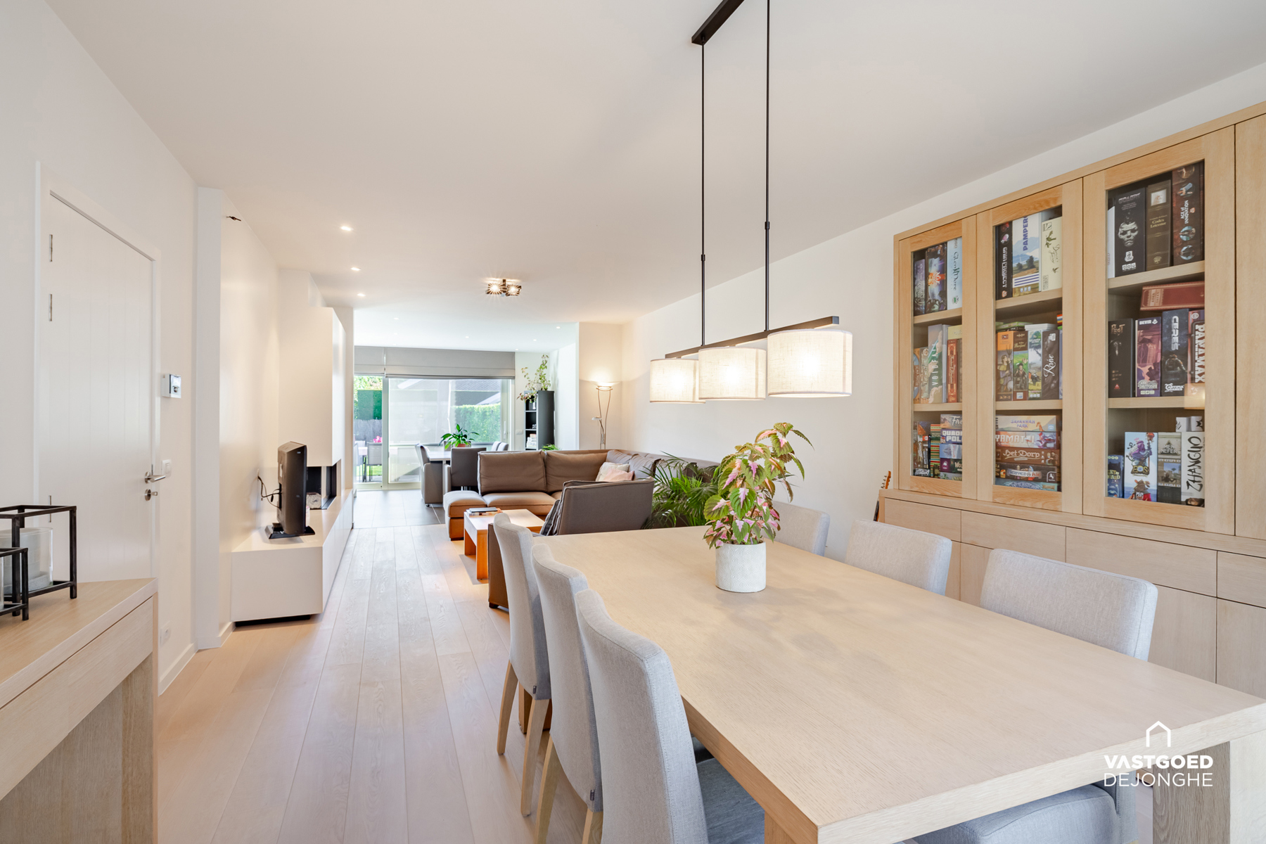 Lichtrijke, ruime en instapklare woning nabij het centrum van De Pinte - foto 4