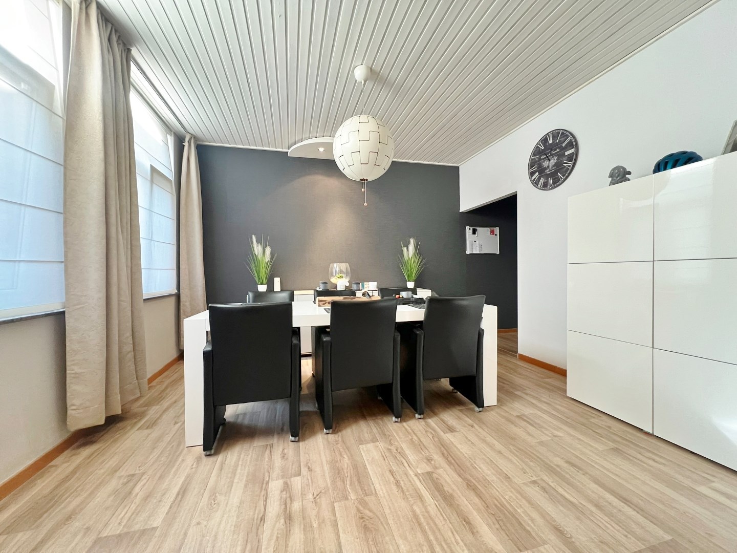 Duplex appartement met 3 slaapkamers en terras op wandelafstand van de markt. - foto 5