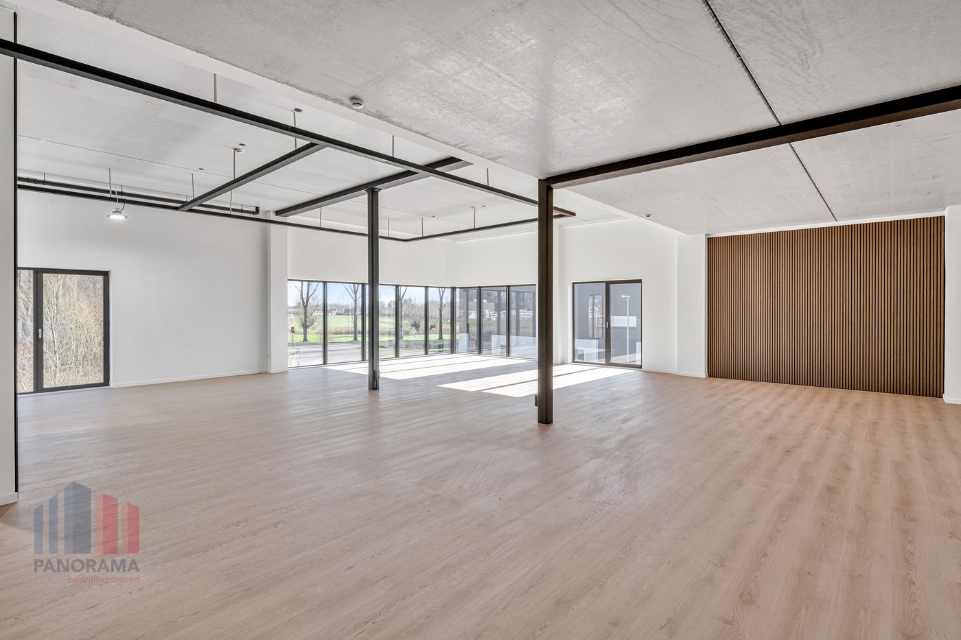 Unieke combinatie van kantoorruimte en magazijn/showroom vlakbij R4 - foto 2