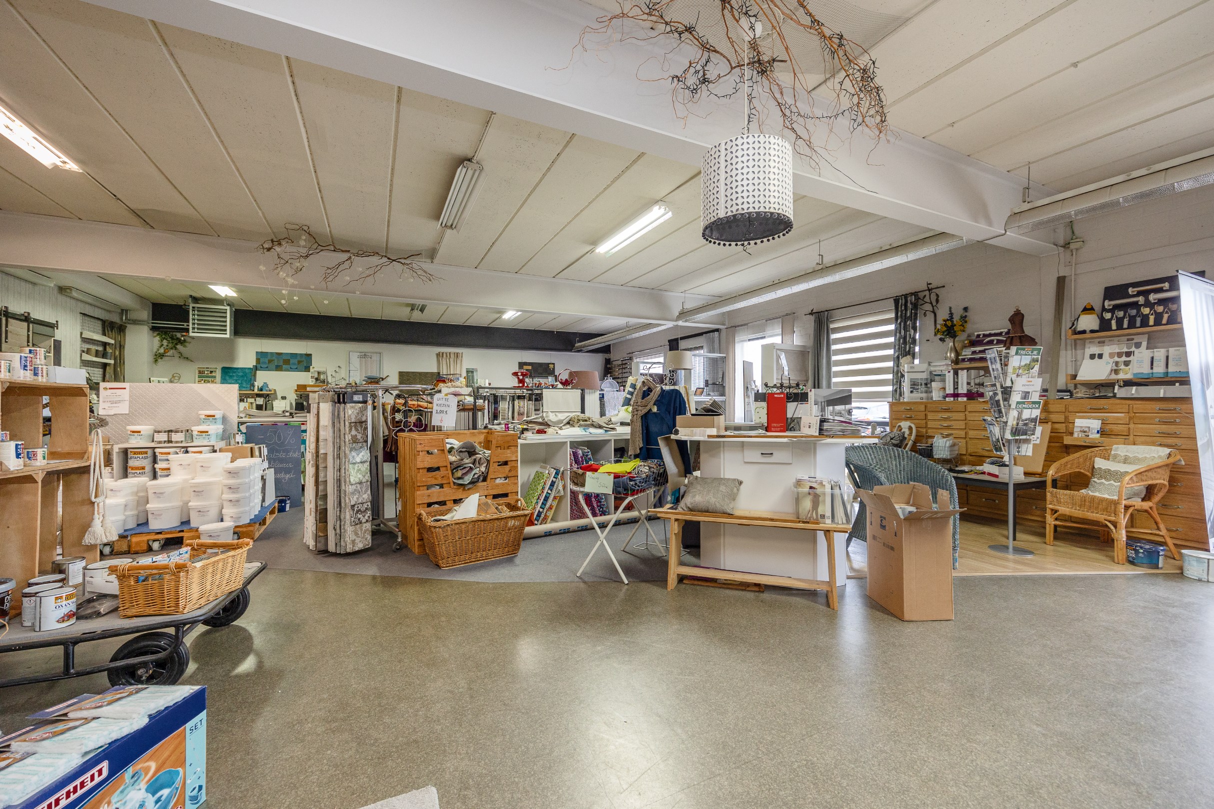 Multifunctioneel handelspand met achterliggend magazijn met oppervlakte van ca. 325 m² te Mol - foto 5