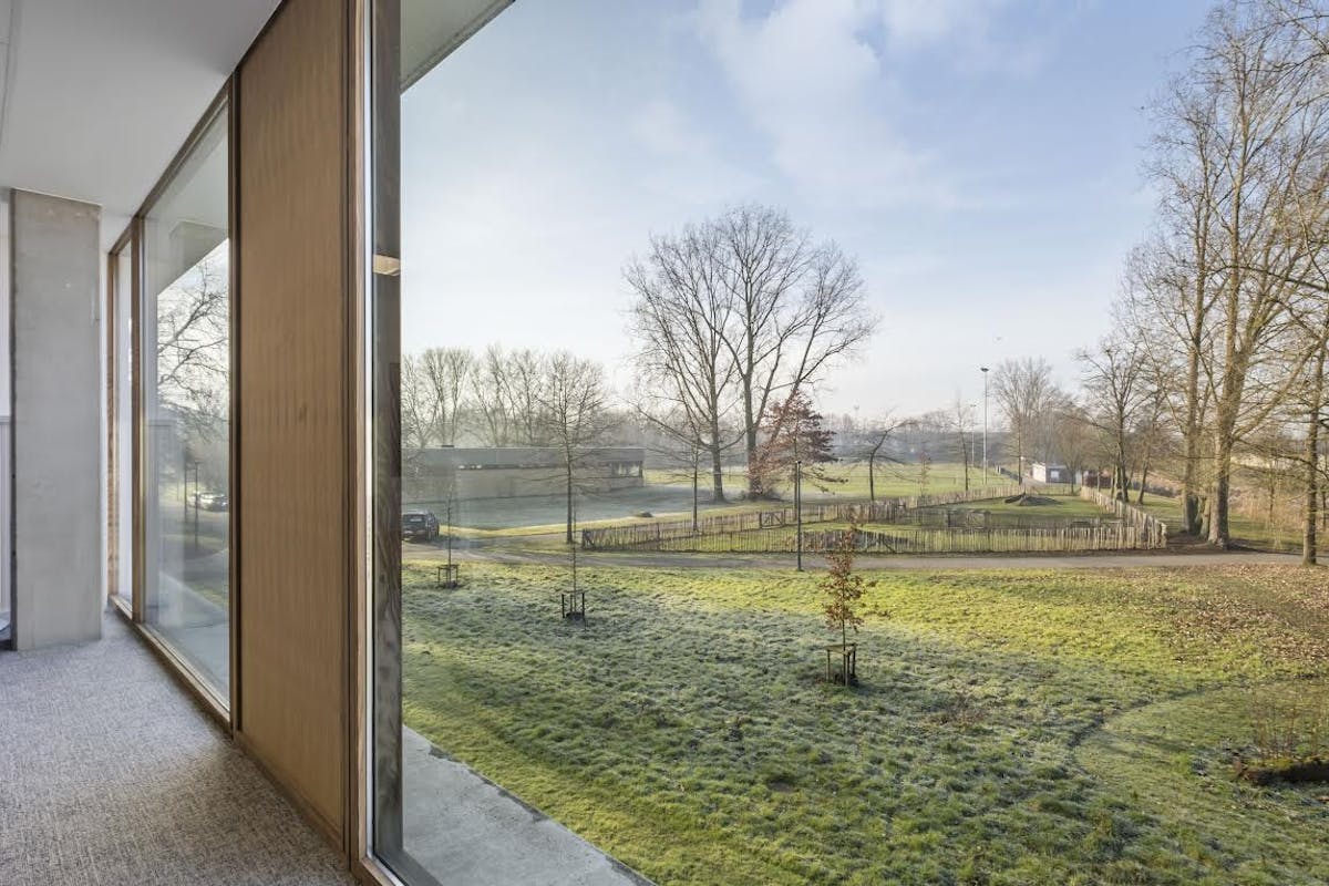 Bureau moderne d'environ 388 m² à louer à Zwevegem - photo 4